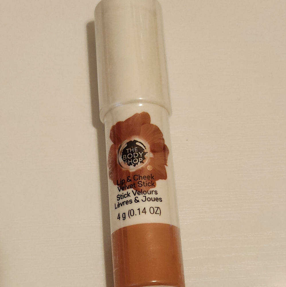 The Body Shop Lip and Cheek Velvet Stick in Poppy Beige/New